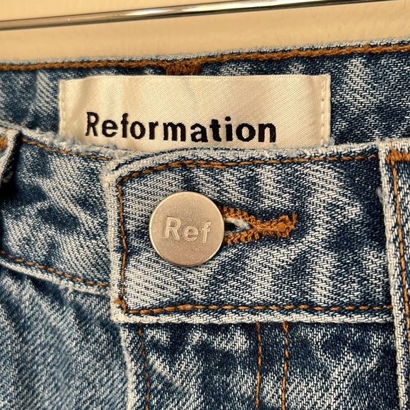 Reformation high rise cigarette ripped jeans 26 - Picture 5 of 9